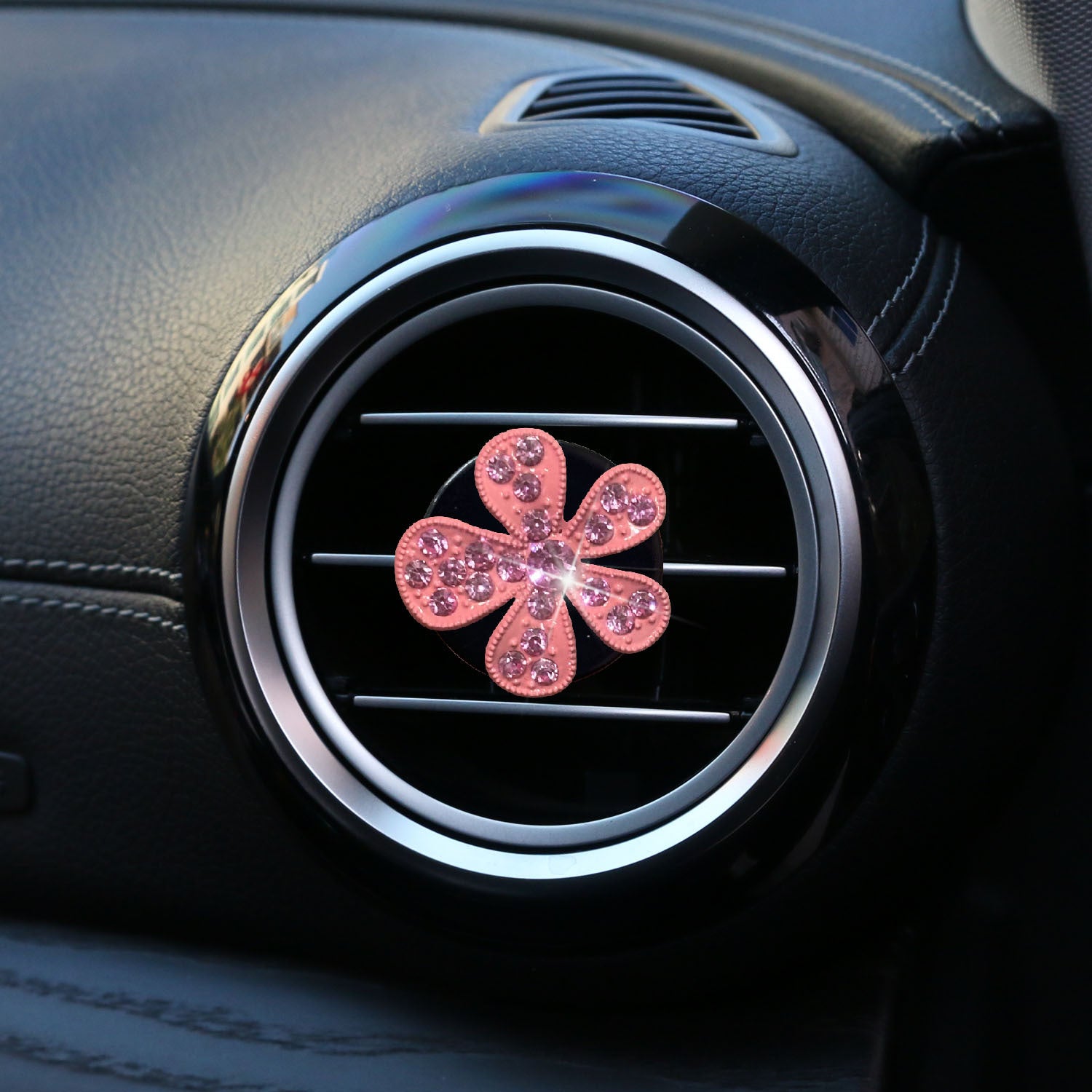 Wholesale rhinestone five-petal flower car decoration clip car air conditioning outlet exquisite diamond crystal supplies ornaments